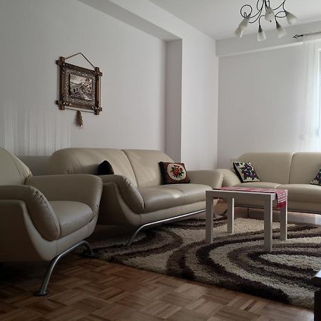 Apartment Gashi Priștina Exterior foto