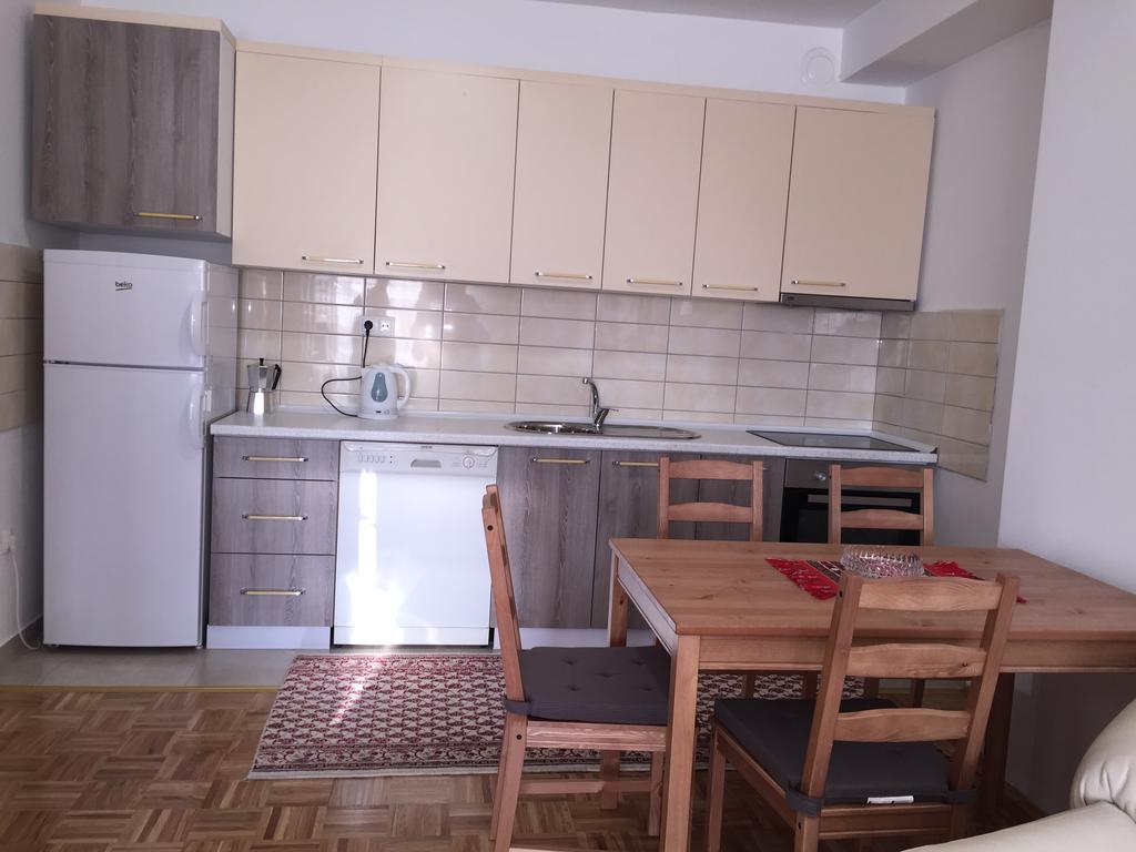 Apartment Gashi Priștina Exterior foto
