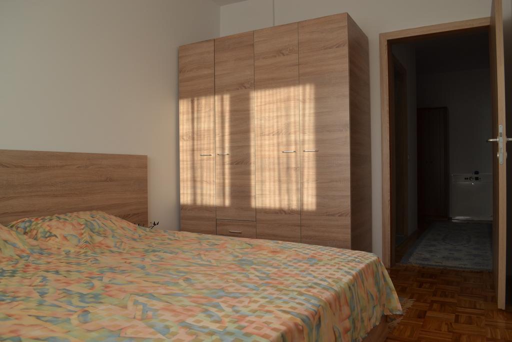 Apartment Gashi Priștina Exterior foto